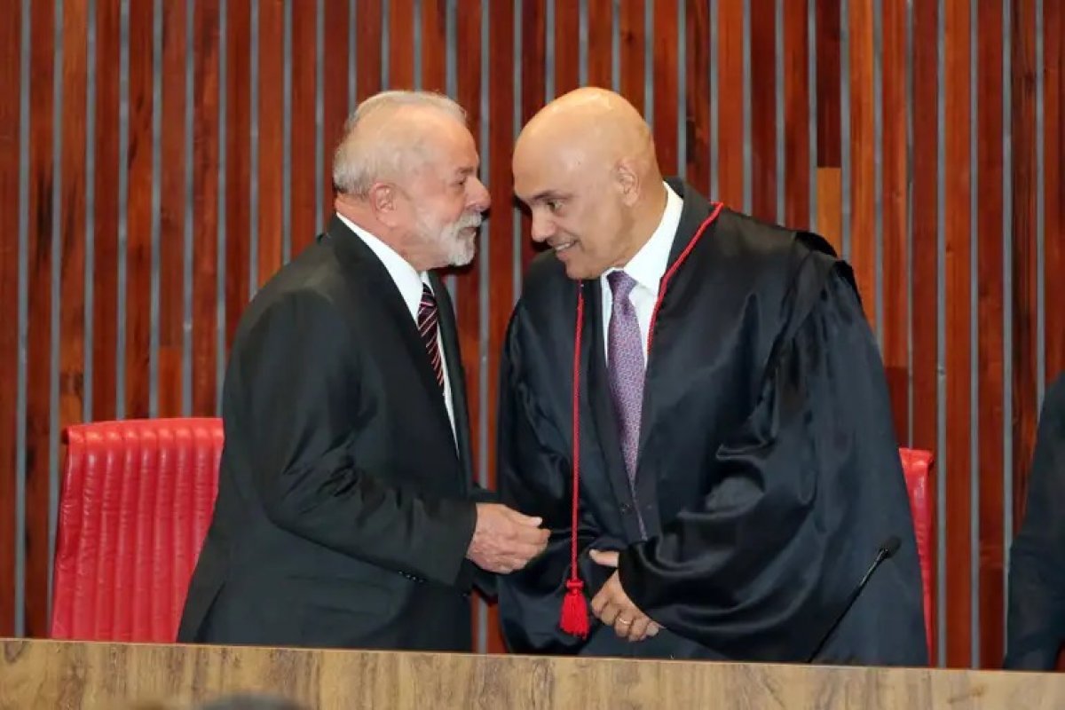 Ministros tentam reaproximar Lula e Alexandre de Moraes, diz coluna 