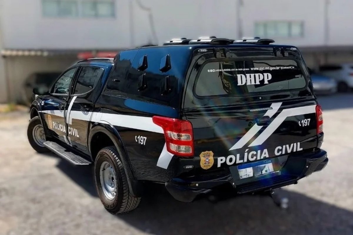 Pai espanca a própria filha até a morte após ver conversa com um garoto nas redes sociais 