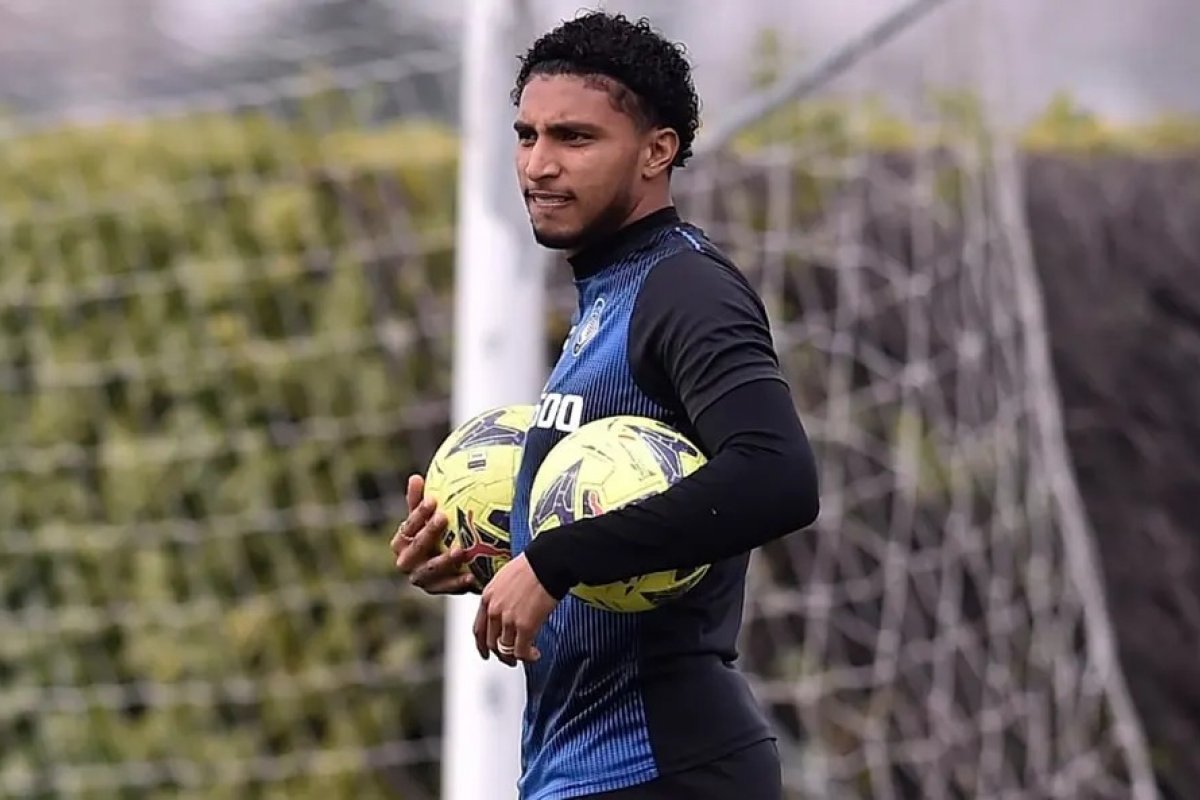 Com Ederson, Brasil reúne representantes de 78 clubes em Copas Com Ederson, Brasil reúne representantes de 78 clubes em Copas