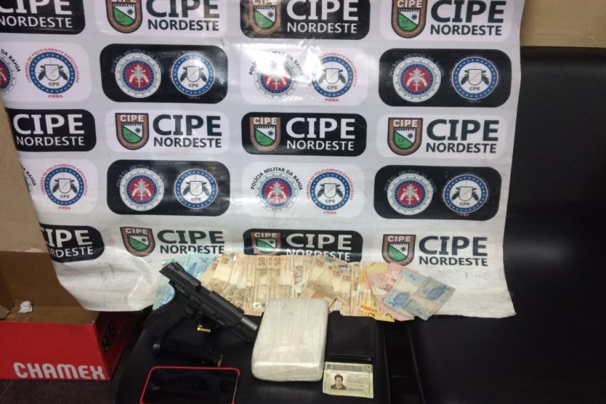 Pasta base de cocaína e uma pistola são apreendidas em Feira de Santana