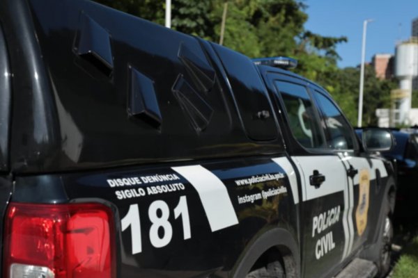 [Mulher é presa em flagrante por atear fogo contra o próprio irmão]