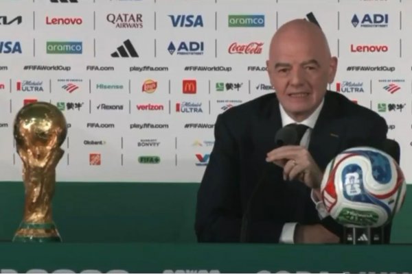 [Presidente da Fifa diz que tentou resolver o caso de árbitro da Copa barrado nos EUA]