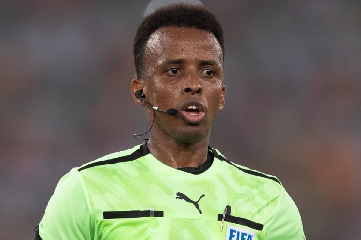 Árbitro somali barrado na Copa apitará Supercopa da Uefa