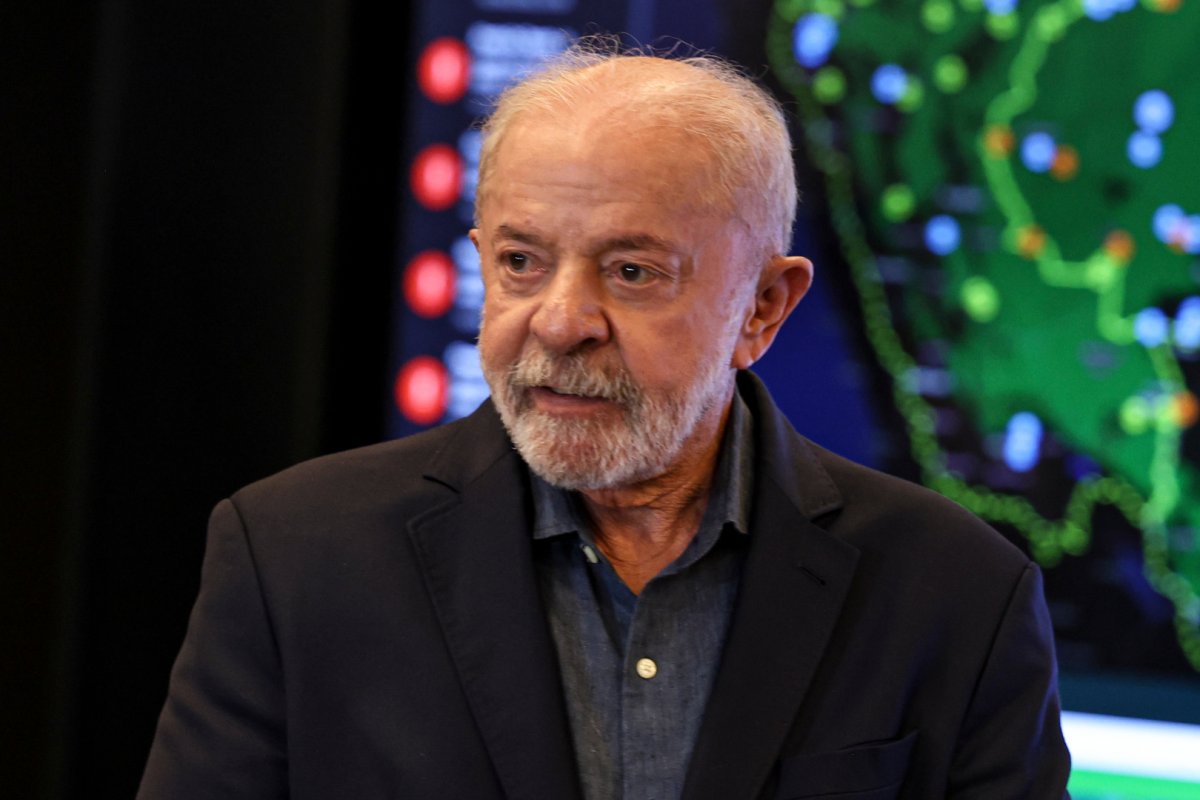 Presidente do INSS prometeu que fila do INSS será zerada até setembro, diz Lula