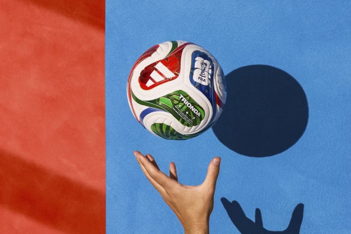 Trionda, bola da Copa do Mundo, estreia nova geração de chip para auxiliar o VAR