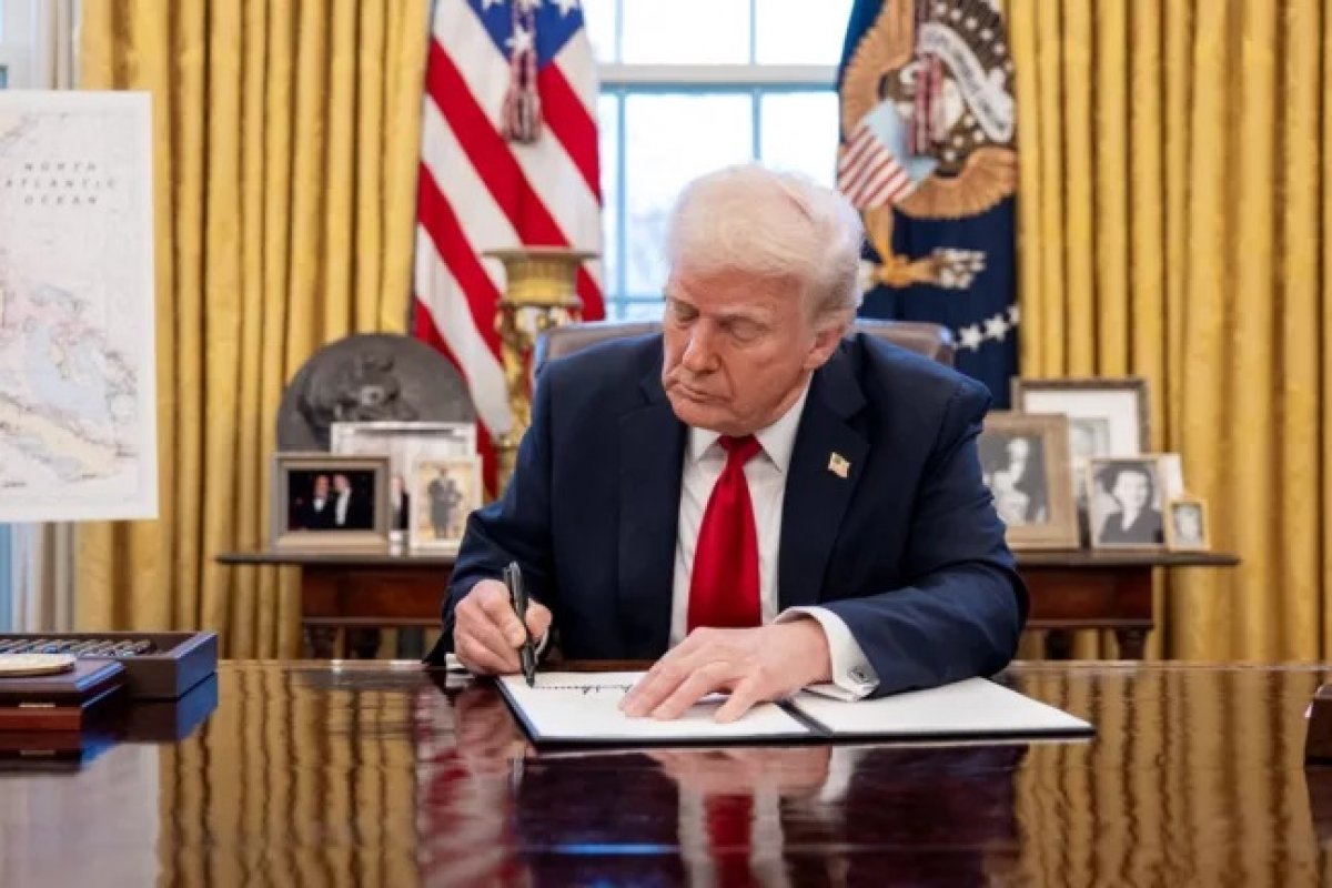 "Terminamos a guerra com o Irã hoje", afirma Donald Trump 