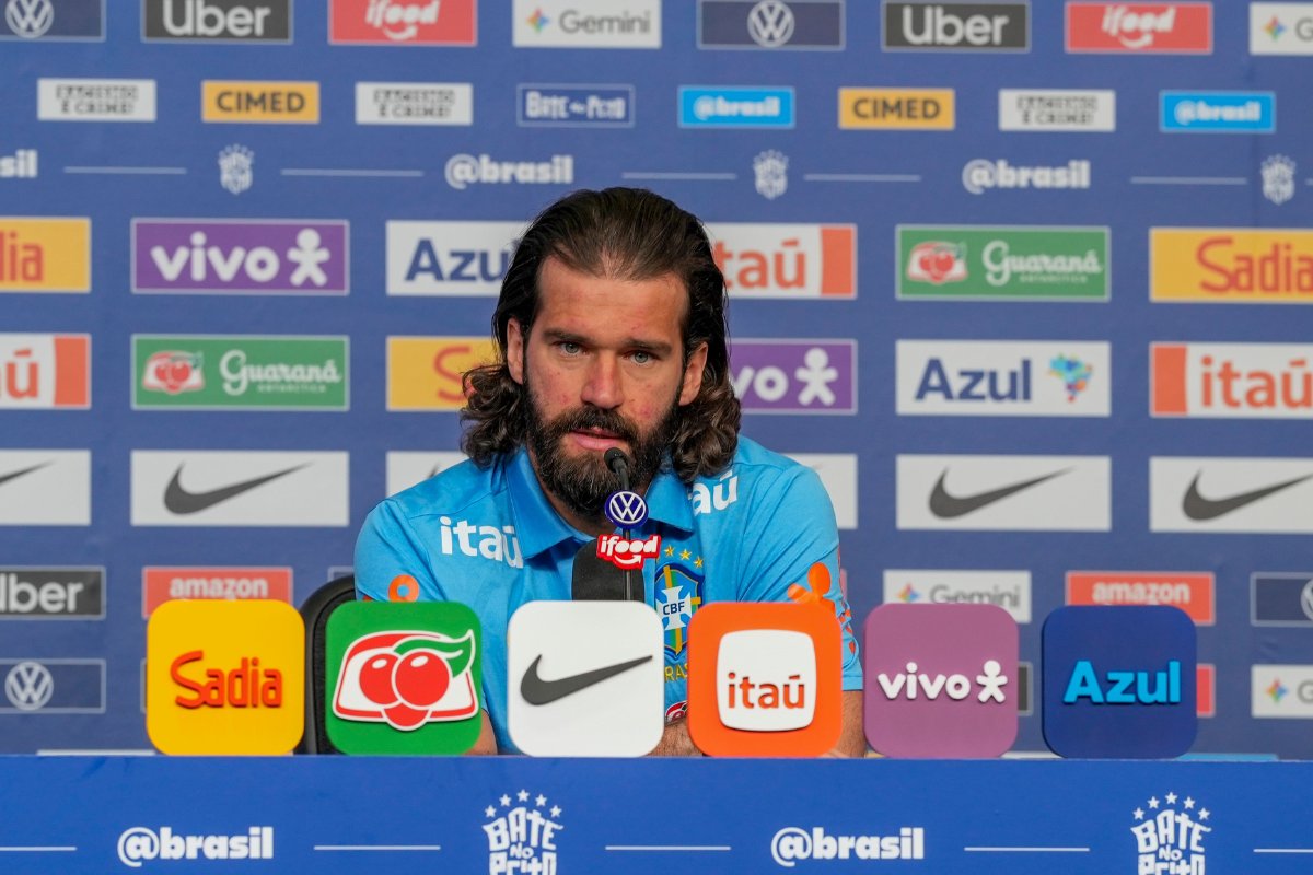 Alisson comemora a disputa de sua 3ª Copa do Mundo: "Uma honra"