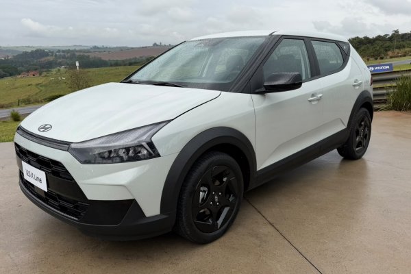 [Hyundai i20 estreia no país com proposta de ponte entre hatches e SUVs]