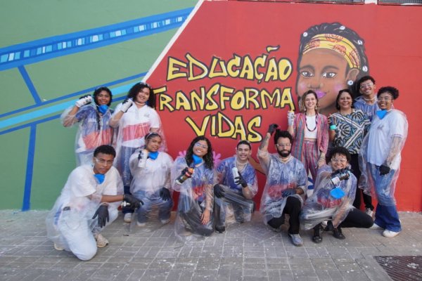[Grafite une estudantes na capital baiana! ]
