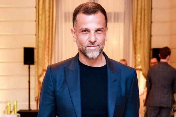 [Alexandre Birman apresenta The Summer Escape, coleção inspirada no verão europeu e no luxo natural dos destinos mediterrâneos!]