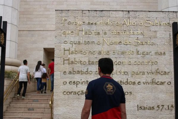 [Isenção para igrejas pode ter impacto de até R$ 50 bi e vai onerar até fiéis]