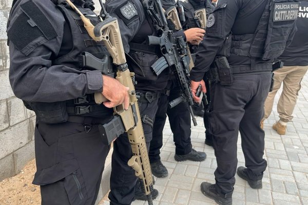 [Dois homens são presos suspeitos de invadir domicílio e agredir adolescente no interior baiano ]