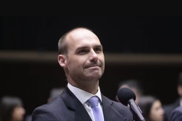 [DPU pede que Moraes adie julgamento de Eduardo Bolsonaro no processo da trama golpista ]