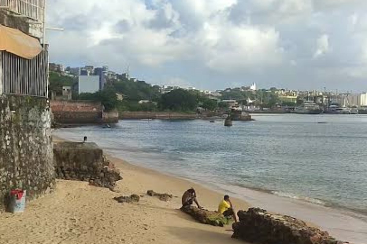 Corpo de mulher é encontrado na praia do Cantagalo, em Salvador 