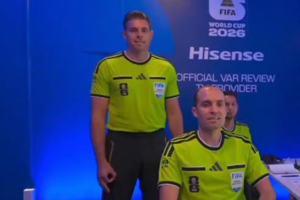 [FIFA não vai punir árbitro acusado de fazer gesto supremacista]