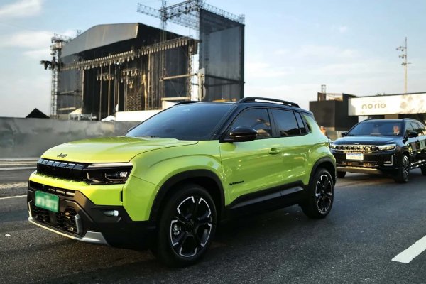 [Jeep Avenger e novo Argo: novos carros resultam em 1.500 vagas em duas fábricas ]