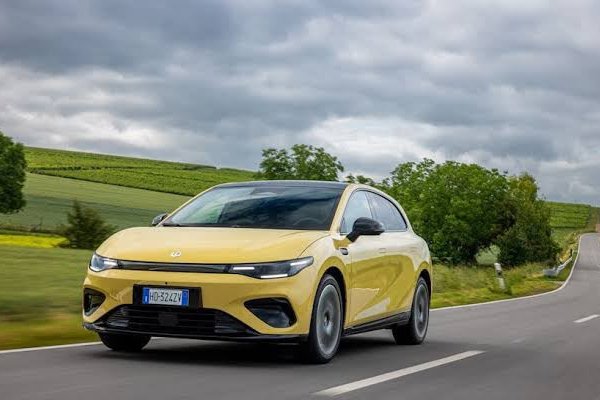 [Leapmotor B05 chega à Europa mirando Golf, Clio e MG4 ]