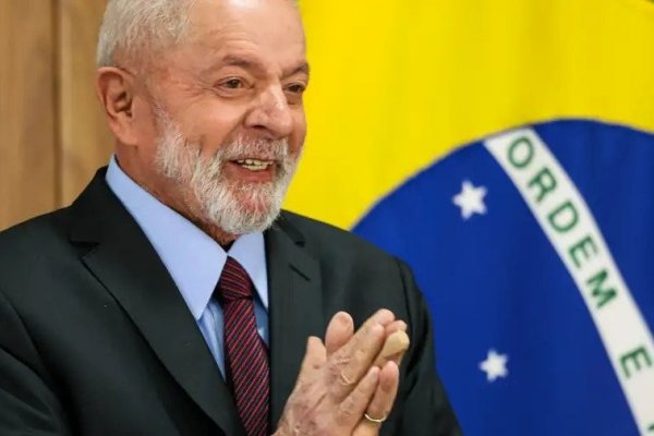 [Futura/Apex: Lula lidera todos os cenários contra adversários na disputa pelo Planalto em 1º e 2º turno]
