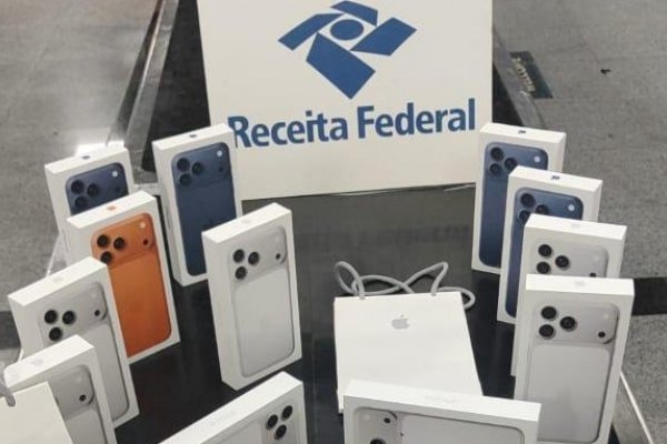 [Receita apreende 15 iPhones 17 Pro Max com passageiro no Aeroporto de Salvador]