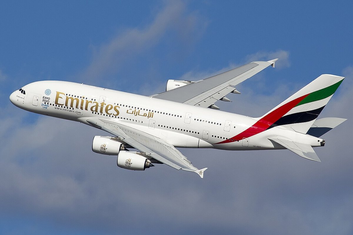 Emirates é a 1ª aérea a cobrir despesas médicas por conflitos em seguro de viagem! 