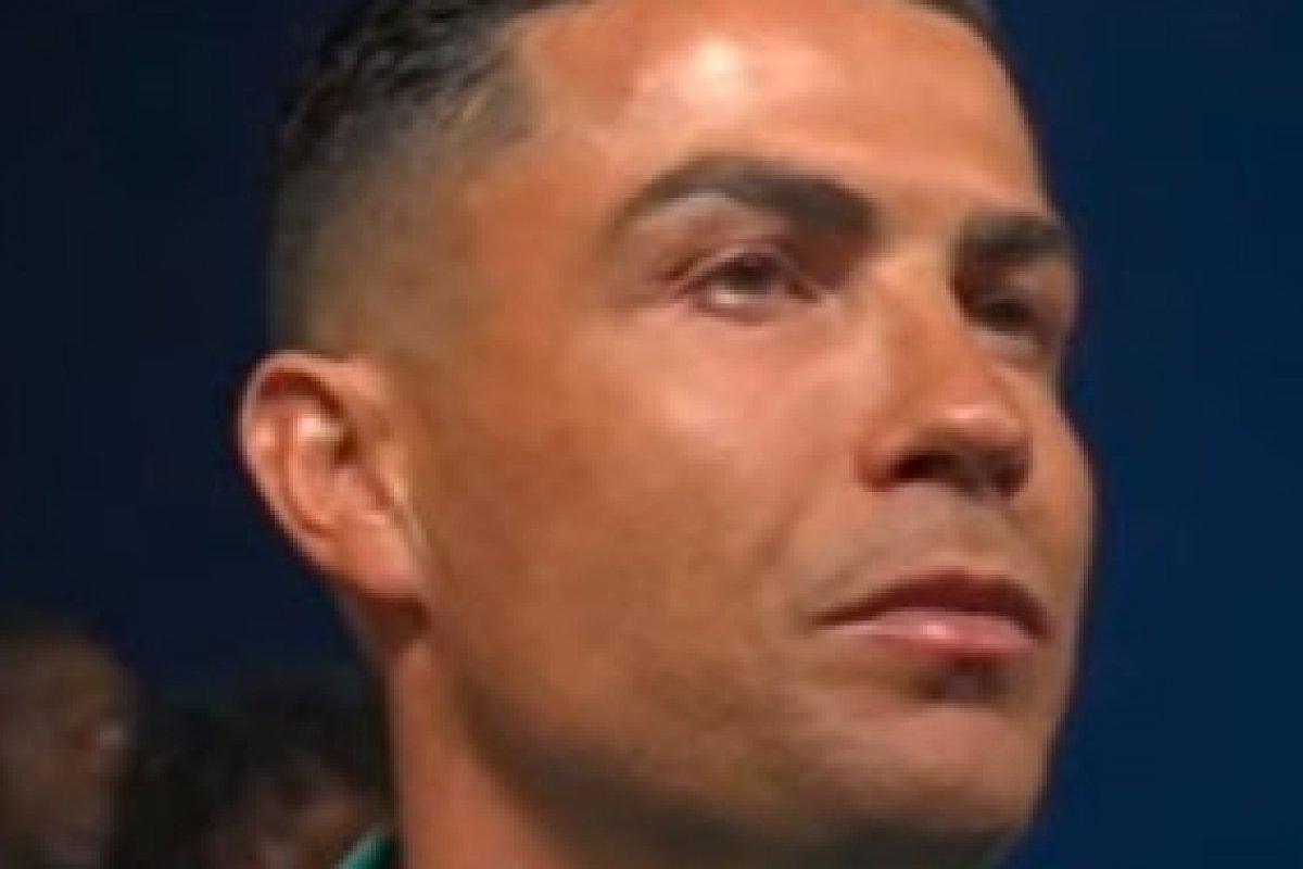 Copa do Mundo 2026: Detalhe no pescoço de Cristiano Ronaldo durante partida com RD Congo chama atenção e levanta curiosidade sobre cirurgia no pomo de Adão!