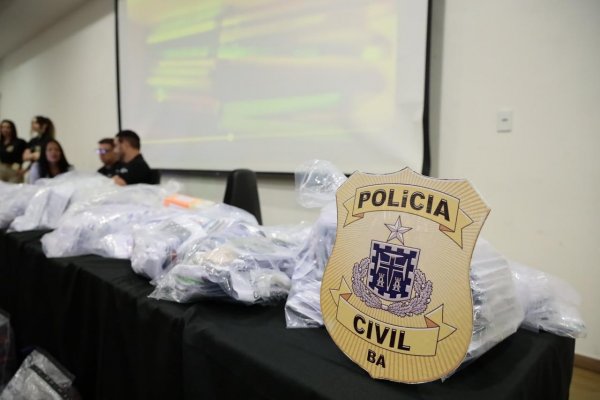 [Mais de 300 vítimas de furto e roubo têm aparelhos devolvidos pela Polícia Civil ]