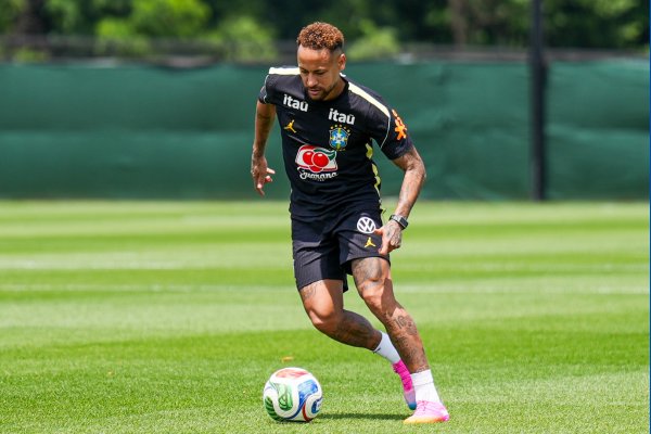 [Ancelotti confirma presença de Neymar contra Escócia, mas atuação de Raphinha ainda é incerta]