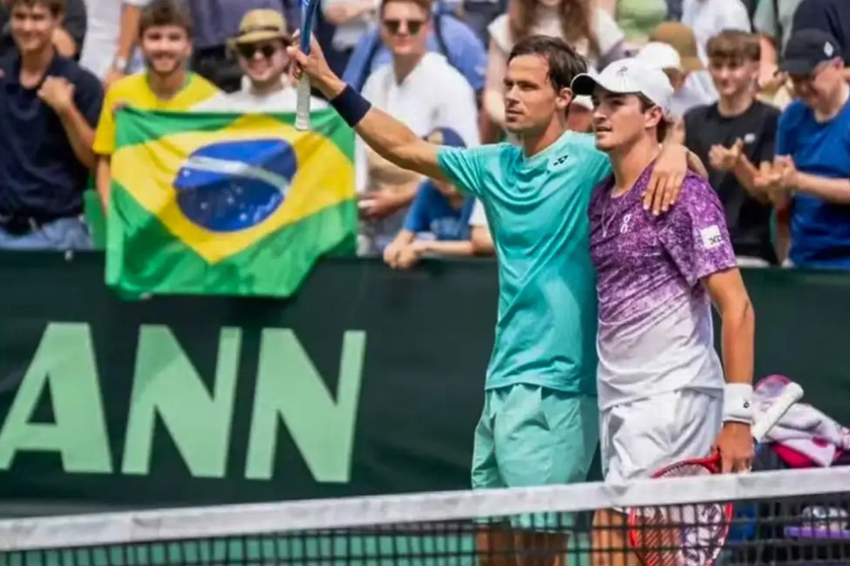 João Fonseca fica com o vice na chave de duplas do ATP 500 de Halle