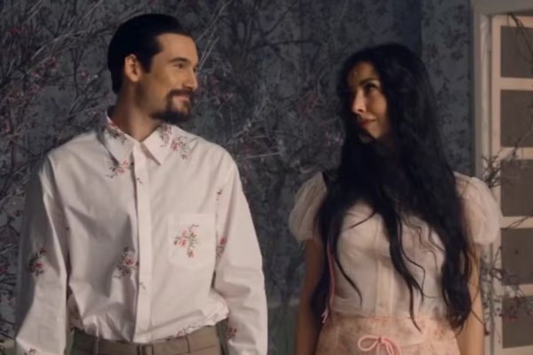 [Vídeo: Sabrina Sato e Nicolas Prattes anunciam gravidez do primeiro filho]