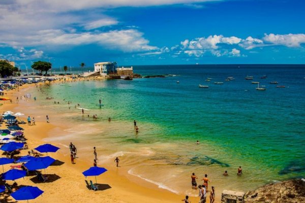 [Bahia recebe mais de 102 mil turistas estrangeiros e registra alta de 11,8% em 2026]