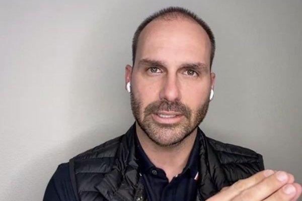 [Eduardo Bolsonaro vai a Washington para nova ofensiva contra STF, diz coluna]