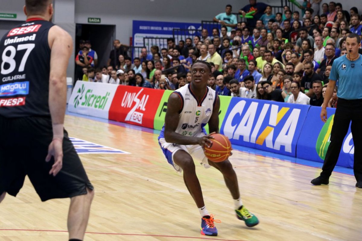 Coronavírus: Liga Nacional de Basquete paralisa atual temporada da NBB