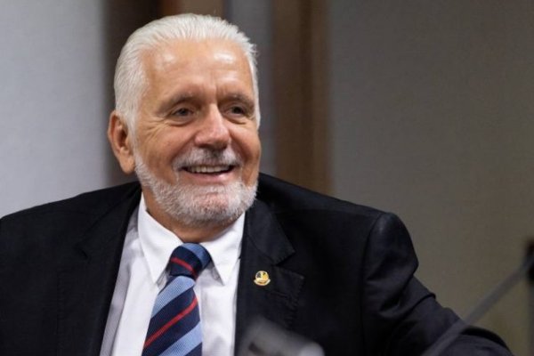 [Jaques Wagner deixa liderança do governo no Senado após ser alvo da PF por ligação com Master]