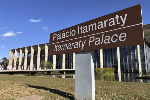 [Itamaraty classifica pessoas que atuaram em favor da aplicação do tarifaço dos EUA como 