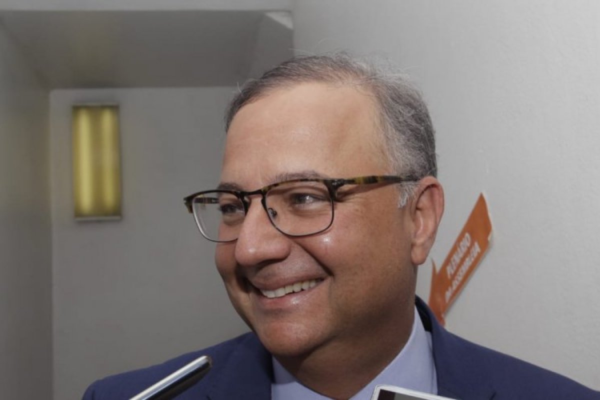 Secretário de Saúde não concorda com suspensão de aulas na Bahia por causa do coronavírus