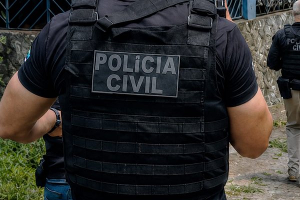 [Polícia apreende arsenal no interior da Bahia; suspeito é ouvido e liberado]