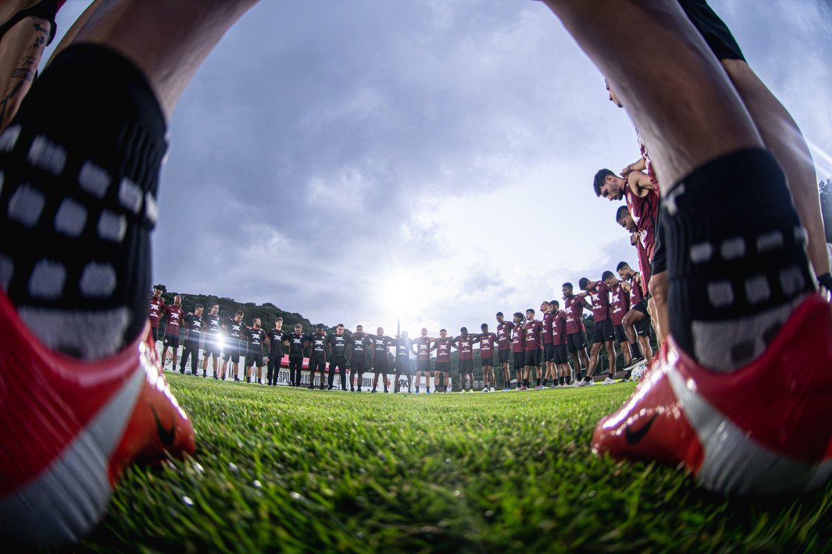 Vitória inicia preparação para segundo semestre 
