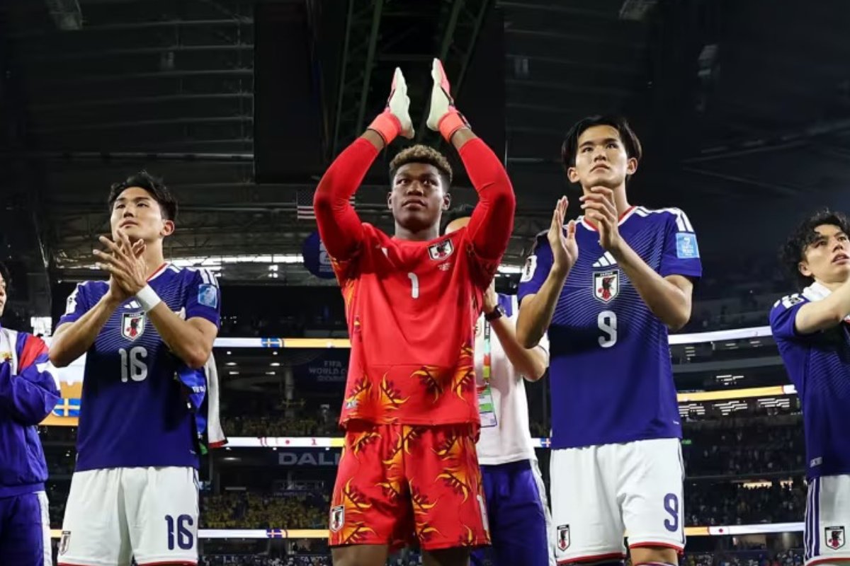 Conheça Zion Suzuki, goleiro que parou a Suécia e será rival do Brasil na Copa 