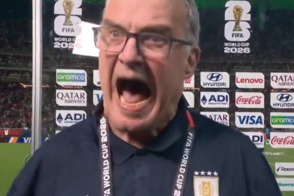 [Vídeo: Após eliminação da Copa do Mundo, técnico do Uruguai se irrita com demora para entrevista: 