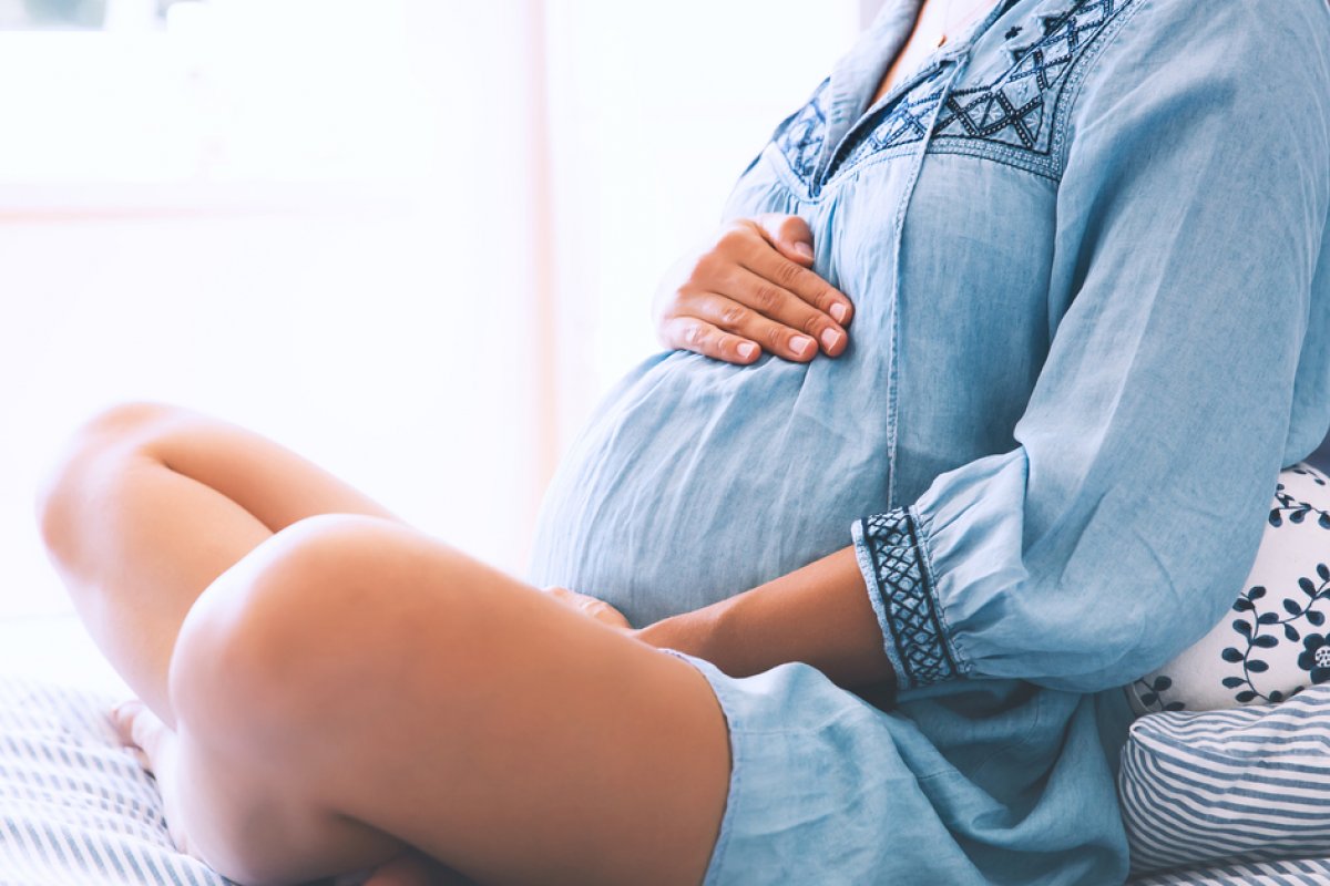 Grávida infectada por coronavírus não transmite doença ao bebê, diz estudo