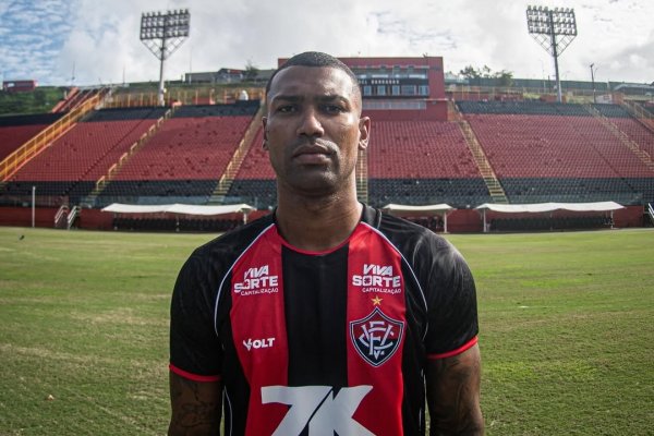 [Vitória anuncia contratação do volante baiano Walace, do Cruzeiro]