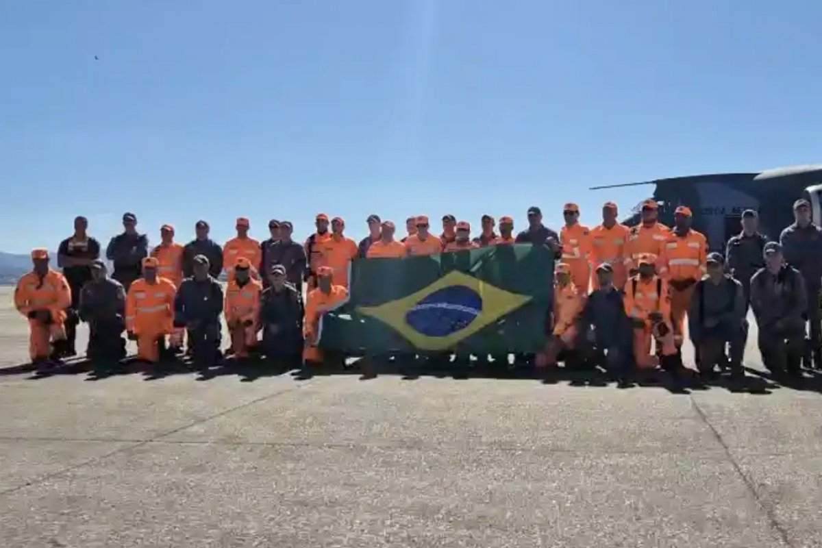 Quarto voo brasileiro para Venezuela decola com bombeiros e donativos