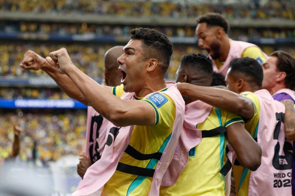 [Eleito o melhor da partida contra o Japão, Casemiro se torna o segundo mais velho a marcar pelo Brasil em Copas do Mundo]