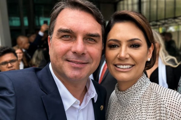 [Vídeo: Flávio critica Michelle após vídeo compartilhado: ‘Está desinformada quando insinua que estive em festa de Vorcaro’]