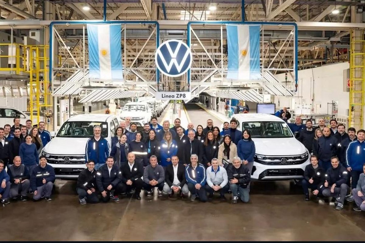 Amarok chega a 800.000 unidades produzidas na Argentina 