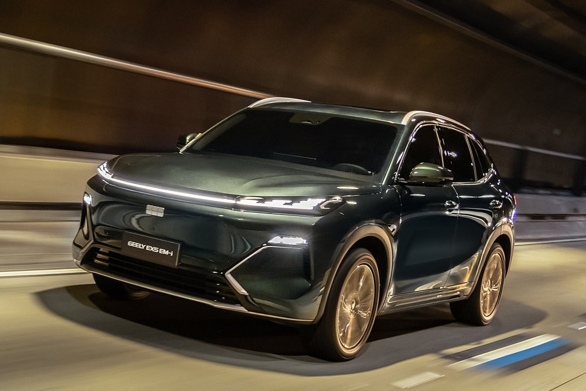 Geely supera 20.000 unidades vendidas no país: EX2 é destaque