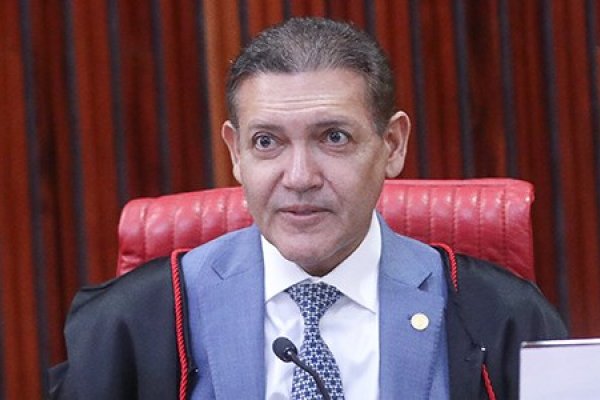 [Nunes Marques nomeia esposa do advogado de Claudio Castro para cargo na Escola Judiciária Eleitoral do TSE]