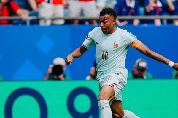 [Fifa revela bola da final da Copa do Mundo; confira]