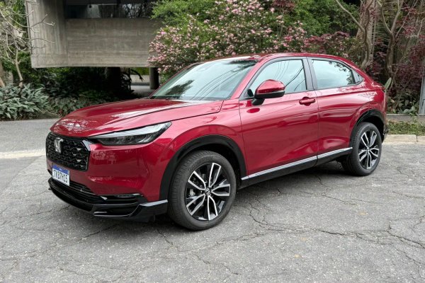 [Honda cresce 5% no semestre com HR-V e WR-V e supera 50 mil unidades vendidas ]