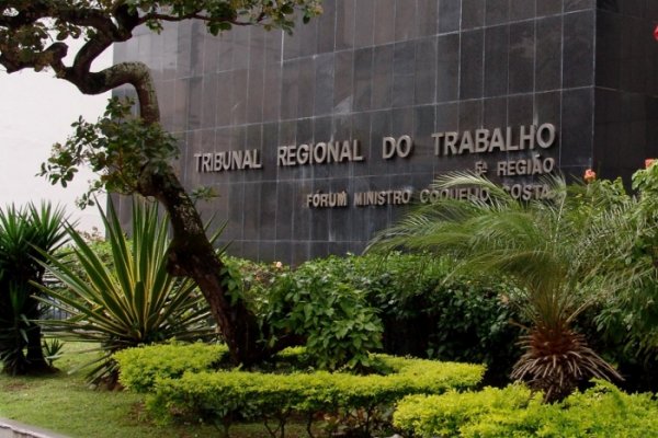 [Advogado é condenado após inserir comando oculto para influenciar IA em recurso analisado no TRT-BA]
